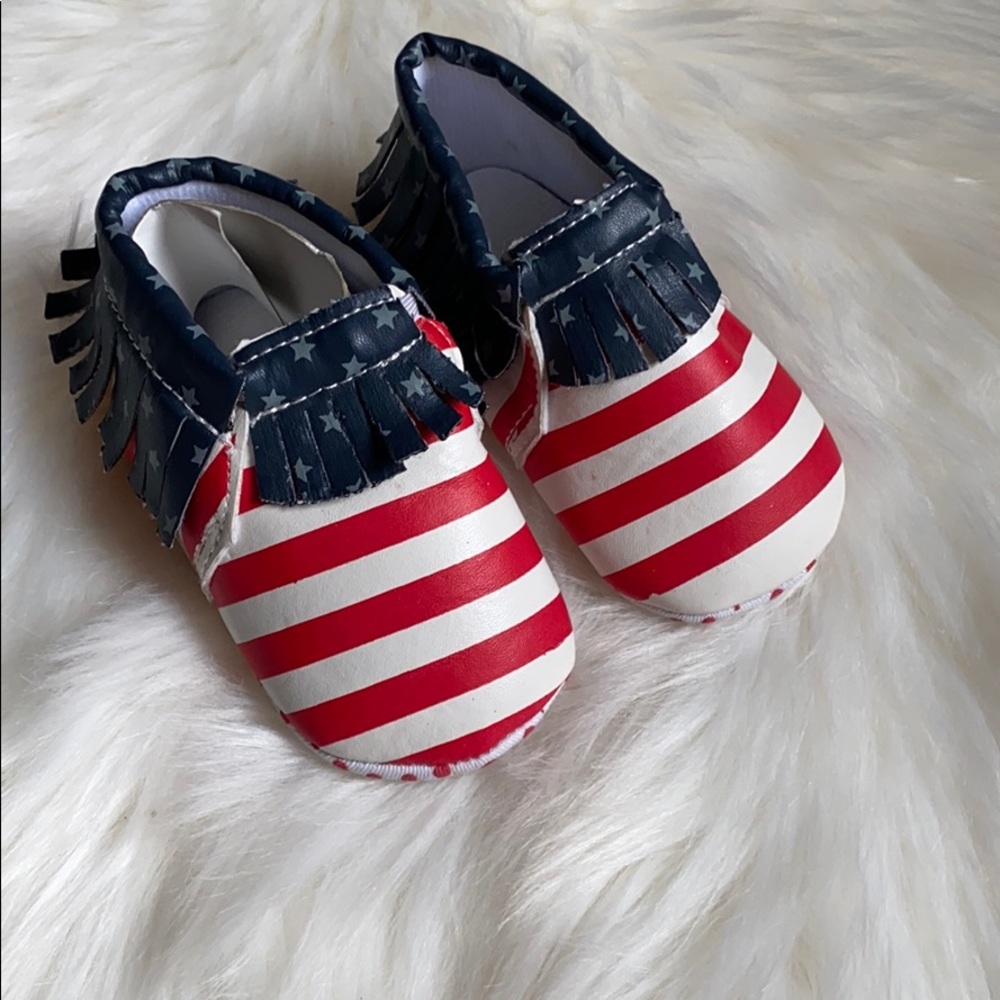 Infant fringe American moccasins size 2
